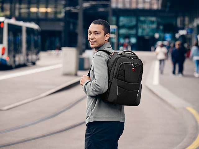 Рюкзак WENGER ALTAIR 15.6", черный, переработанный ПЭТ/Полиэстер, 32х21х44 см, 22 л.