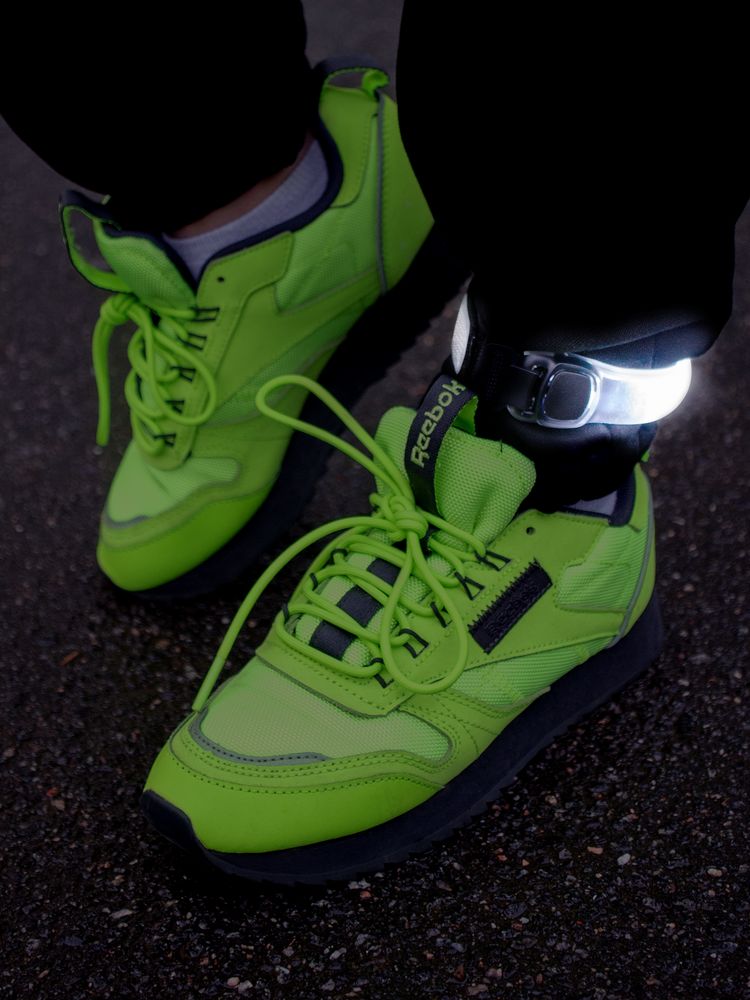 Фонарик — маячок безопасности Forrest Run, черный