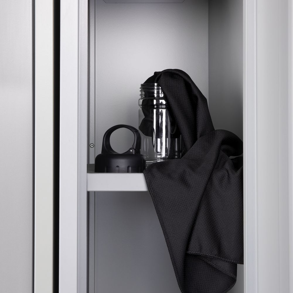 Охлаждающее полотенце Frio Mio в бутылке, черное