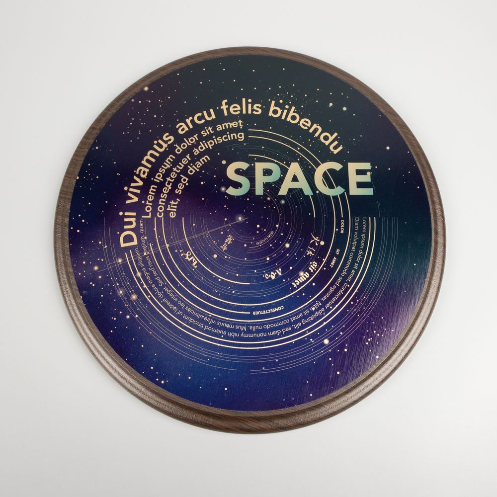 Плакетка Plaque, круглая, венге с золотистой пластиной