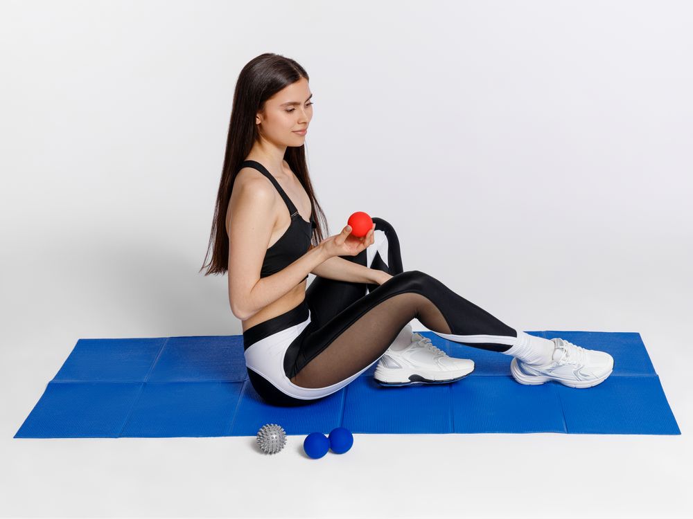 Массажный мяч для МФР Relaxify, красный