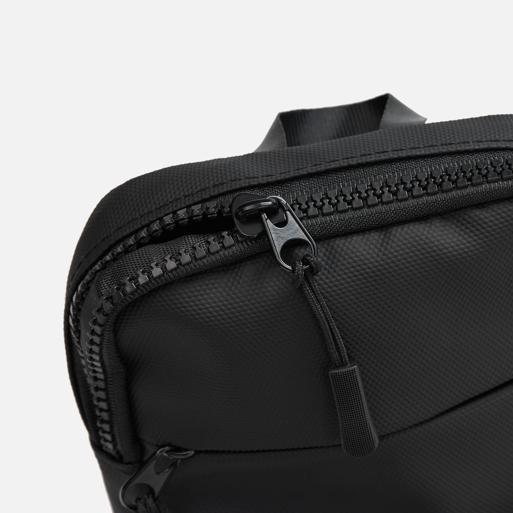 Спортивная кросс-боди сумка UrbanHike, черная