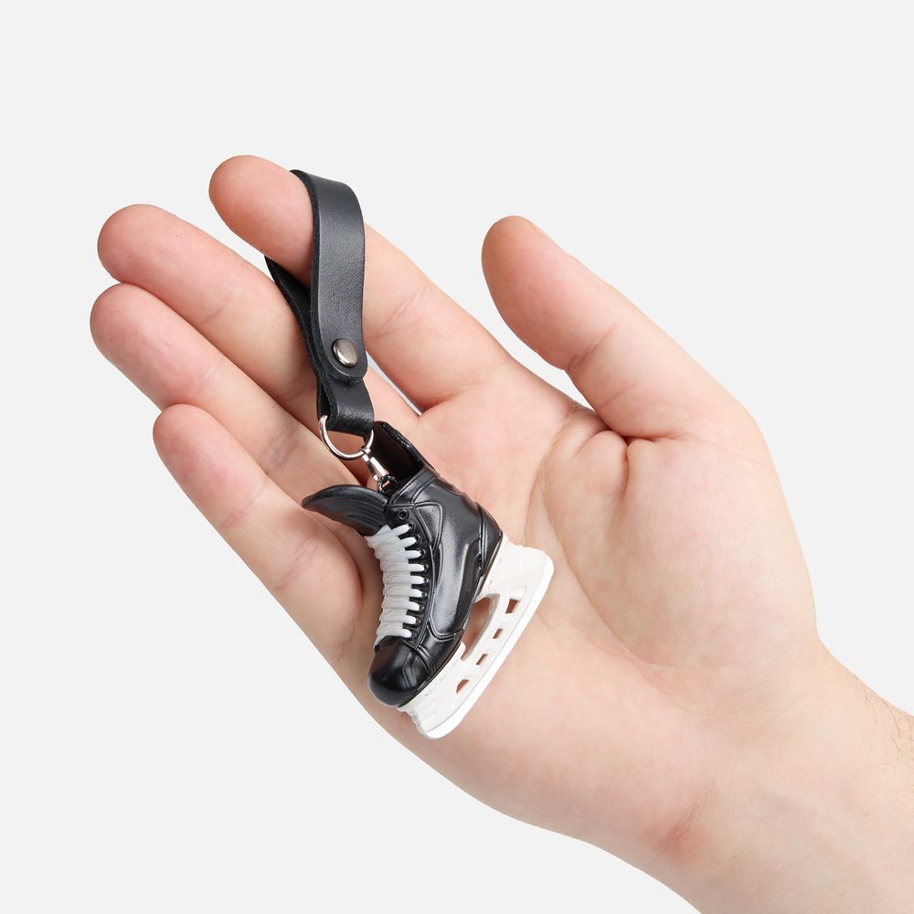 Брелок «Хоккейный конек», черный