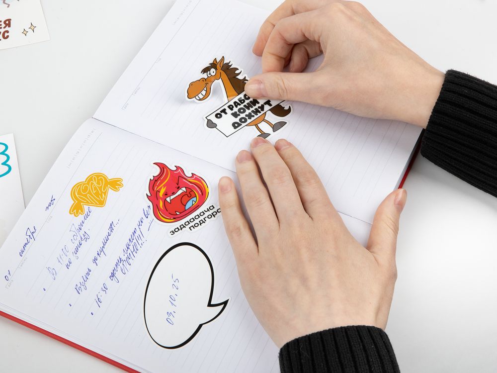 Наклейки ПВХ Sticker Pack на заказ, S