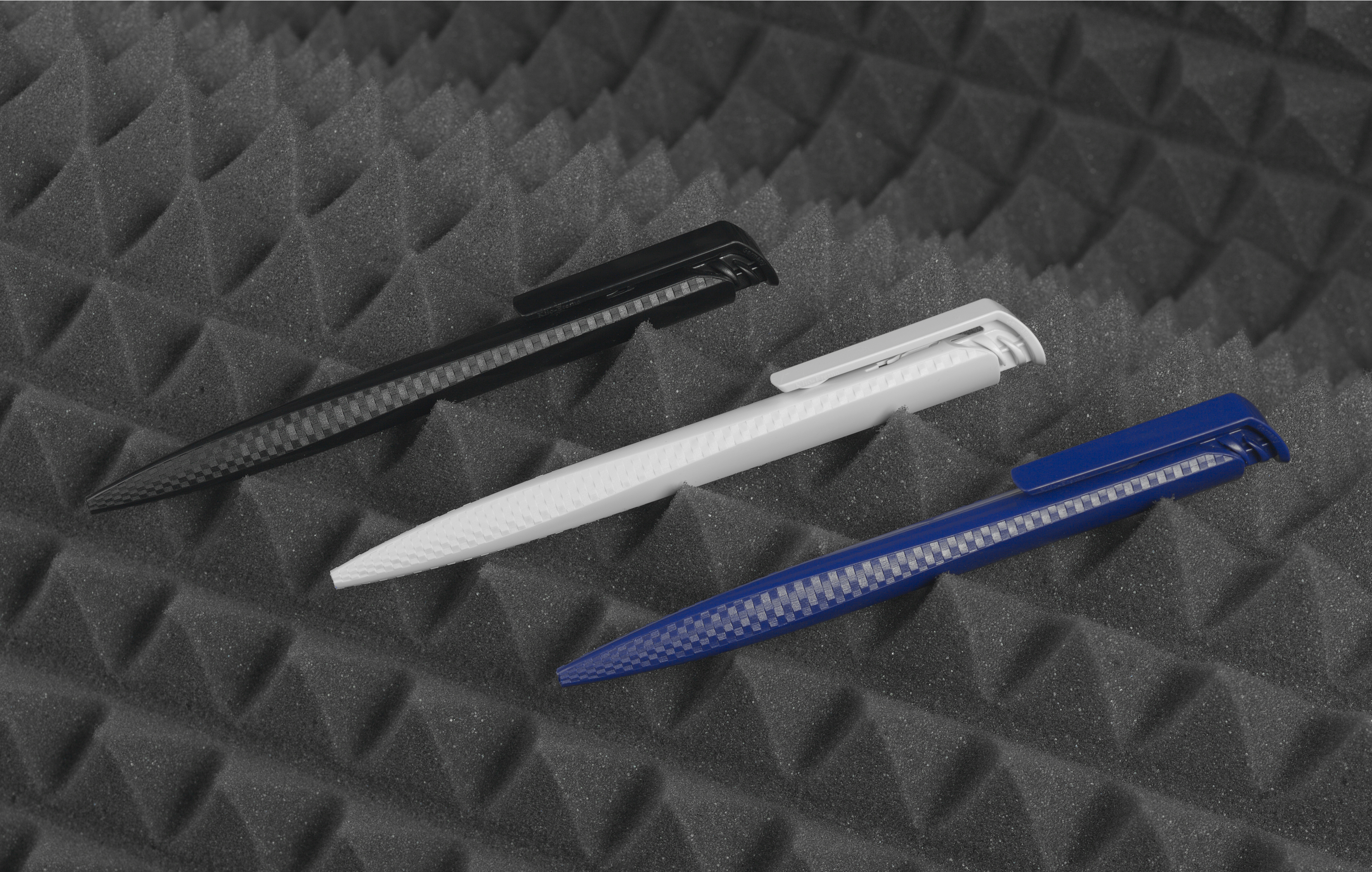 Ручка шариковая TRIAS CARBON, белый, белый